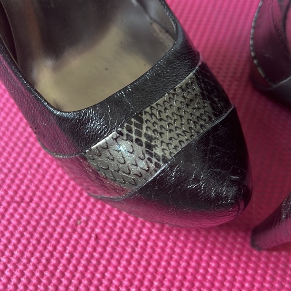 2b Bebe super high black/snake print platforms - Picture 6 of 9